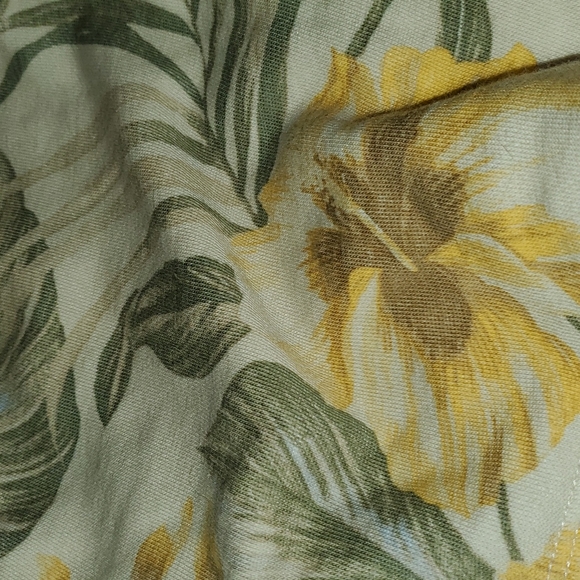 Old Navy Shorts Small TALL - Picture 3 of 4